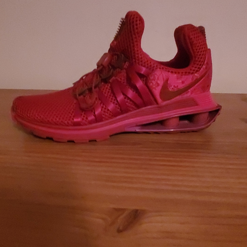 Nike women Gravity Shoes